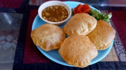 AAM RAS PURI WITH CHOLE