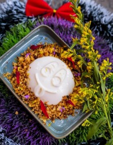 LEMON FLAVOURED PANACOTTA WITH GINGER CRUMBS RECIPE