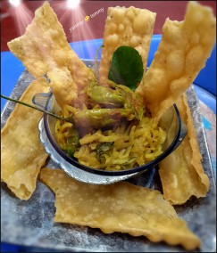 Gujrat special snack Fafda with flavourfull Raw Papaya chutney Recipe