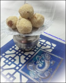 Rava Coconut Ladoo / Semolina Coconut Ladoo Recipe
