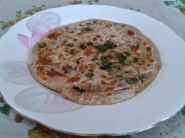 Green Chilli and Mint Lachedar Paratha Recipe