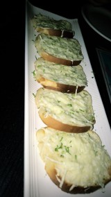 Cafe style cheese garlic bread
