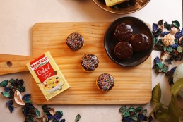 Frozen Vanilla Custard Filled Oats Cookie Sandwich Recipe