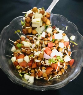 SPROUTED CHICKPEAS SALAD