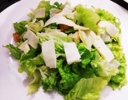 Lettuce Salad with Garlic Croutons Recipe