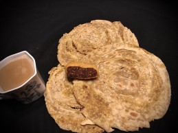 Bhakharvadi Lachcha Paratha Recipe