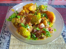 ACHARI ALOO PARWAL RECIPE