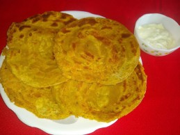 BESAN LACCHA PARATHA