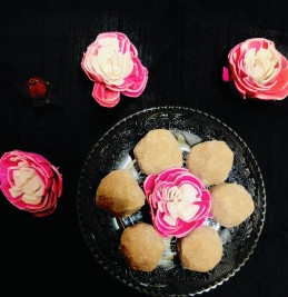 Aata Mawa Laddu