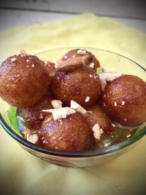 Rava Gulabjamun