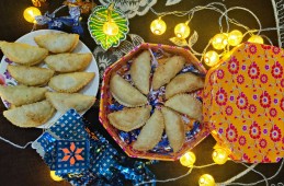 Gujhiya / Karenji Recipe