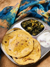 Makke ki roti with methi bhaji