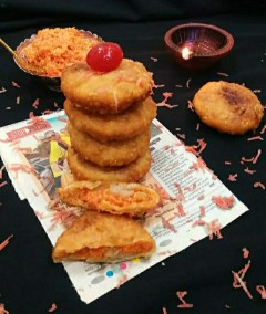 Gajar Halwa Sweet Kachori Recipe