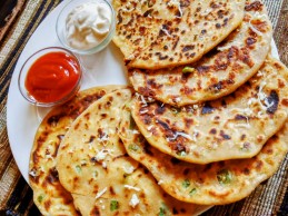 Cheese Chilli Paratha Recipe