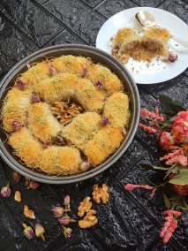 Kunefa filled with walnuts Recipe