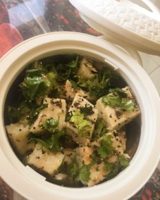 White Dhokla / Rava Dhokla /Khatta Dhokla Recipe