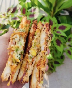 Cheesy Veggies Sandwich Recipe