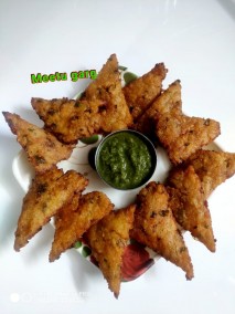 Crispy Poha and Potato Triangle Recipe