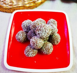 Ragi Jaggery laddu Recipe