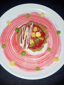 Falafal tart with beetroot hummas dipizza