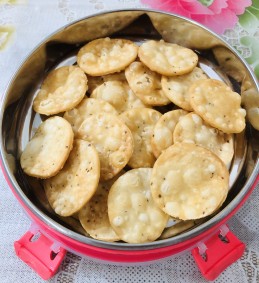 Aate ki matthi Recipe