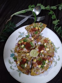 Roti masala papdi chat