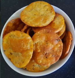 Wheat flour methi mathari Recipe