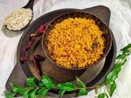 Huli avalakki/Tangy poha Recipe