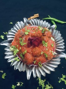 Baby cabbage with beetroot gravy curry Recipe