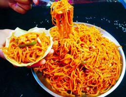 Veg singapuri chowmin (Noodles) Recipe