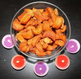 Kaju Namakpare Recipe