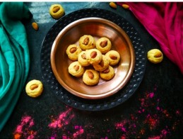 Besan Almond Cookies Recipe