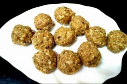 Leftover Chapati Laddu Recipe
