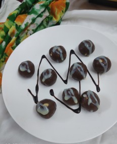 Choco Walnut truffle balls from leftovers cake recipe
