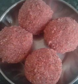 Leftover roti gulab churma recipe