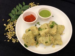 Healthy sprouted moong and suji dhokla recipe