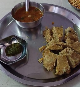 Makka ke dhokle recipe
