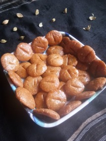 Wheat Flour Crispy Sweet Mini Circles Recipe