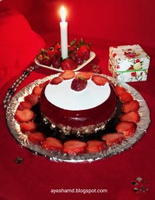 No-Bake Jelly Biscuit Cake With Fresh Cream and Chocolate Syrup Recipe