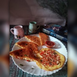 Breadless Sandwich/Eggless omelet recipe
