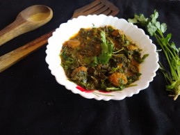 SOYA CHUNKS SPINACH CURRY RECIPE