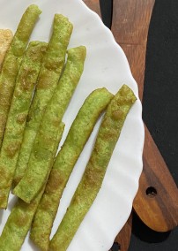 Palak ke Namakpare Recipe