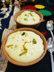 Thandai Saffron Shrikhand Recipe