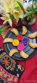 Gulkand- mava stuffed gujiya recipe