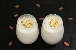 Almond banana milkshake recipe