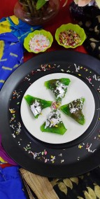 Gulkand stuffed aam papad recipe