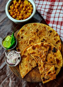 Onion Paratha Recipe