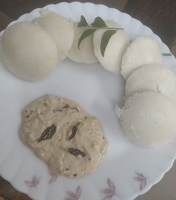 Idli With Chutney Recipe