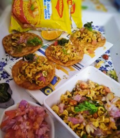 Maggi bhel puri chaat recipe