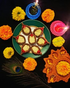 Chocolate peda filled with kalakand recipe
